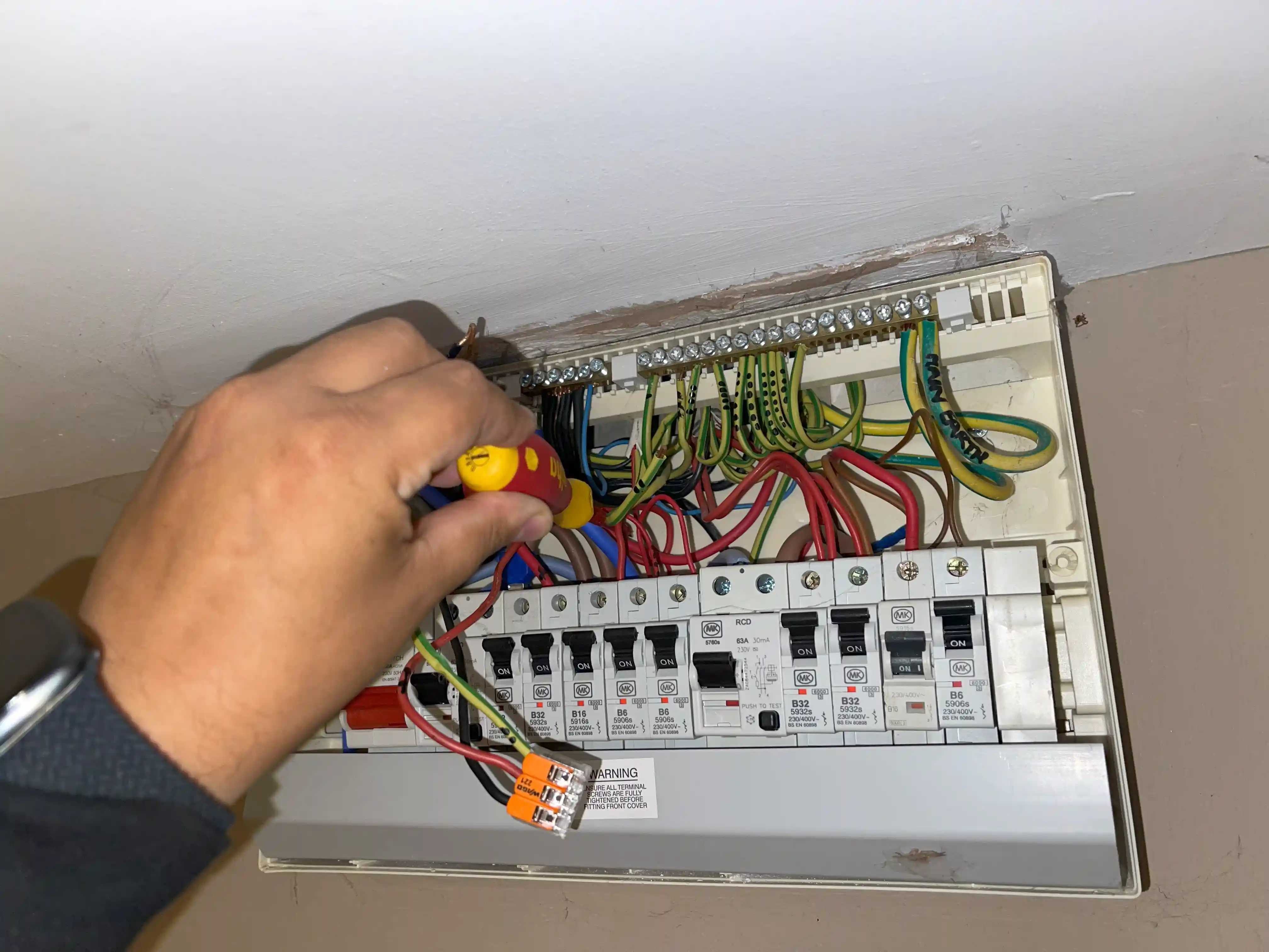 24 Hours Emergency Electrician near Maidstone